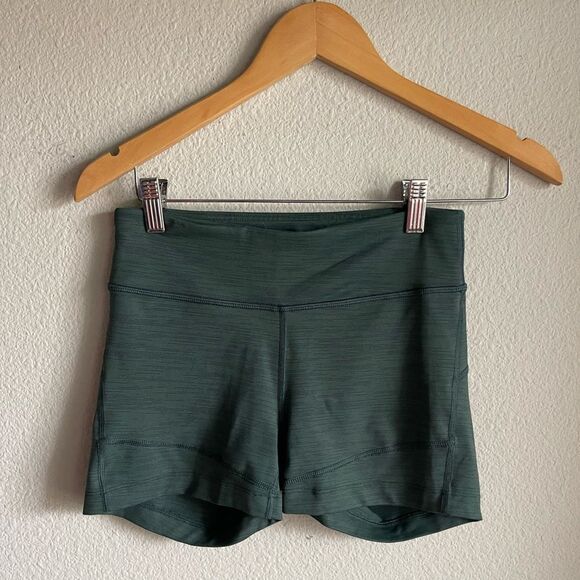 Outdoor Voices Move Free 3.5" Shorts in Evergreen
